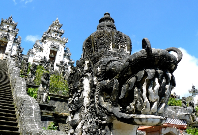 a guide to temples in bali