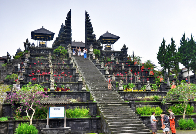 a guide to temples in bali