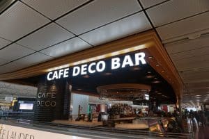 café deco in the hong kong airport
