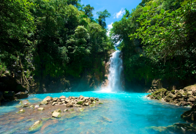 costa rica “pura vida”: a peaceful country without an army