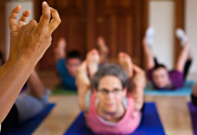 5 simple tips for teaching yoga to the deaf and hard of hearing