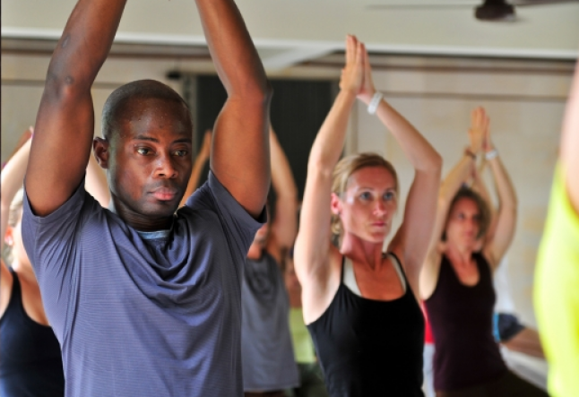 students lined up in class how setting defining clear boundaries between yoga teachers and students