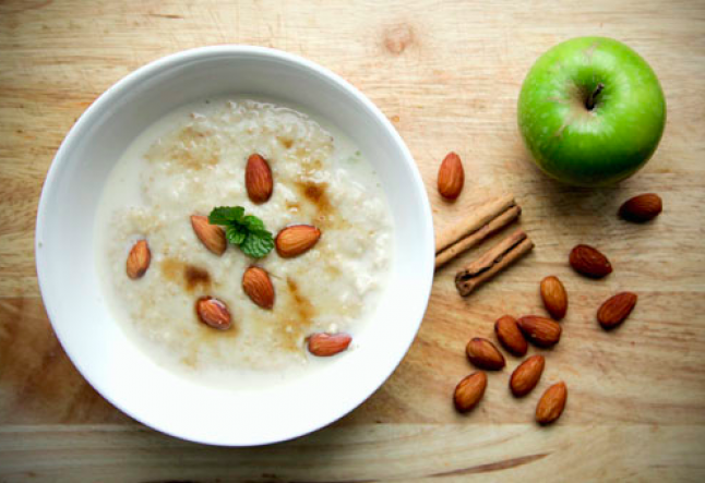 raw creamy chia seeds porridge