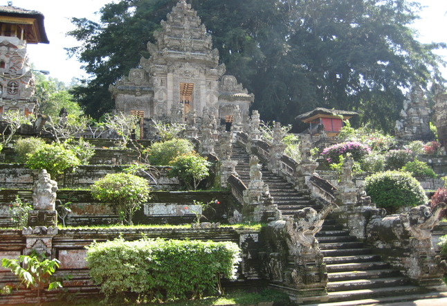 a guide to temples in bali