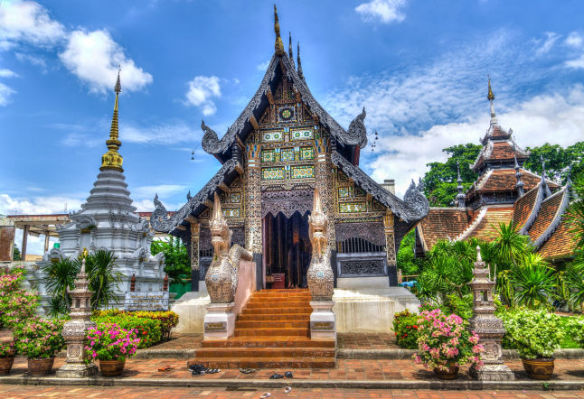 a travel guide to chiang mai