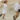 homme et femme courent dehors en blanc jeune maries love coach problemes de couple conciliateur mediateur coaching