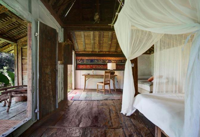 shanti lodge bedroom