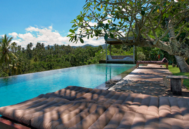 shanti lodge infinity pool tabanan