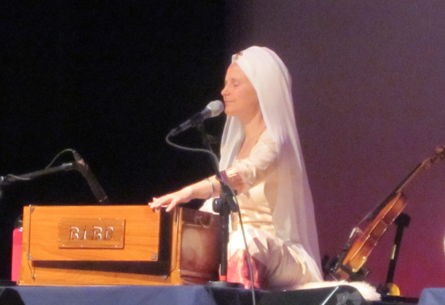 snatam kaur in washington dc: the sacred chant concert