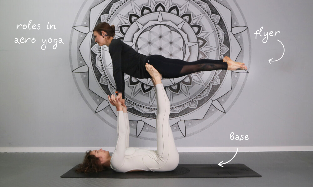 Easy BFF 2-person yoga poses to try with your best friend (beginner-friendly + fun!)