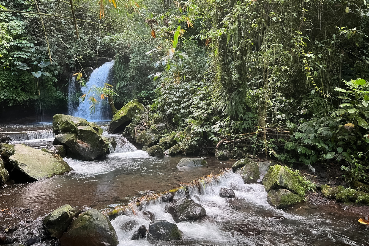 Air Terjun Yeh Hoo