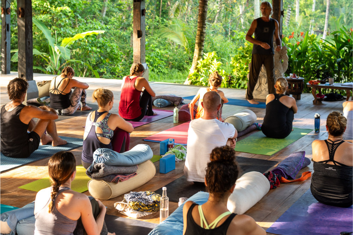 How to host a Yoga retreat