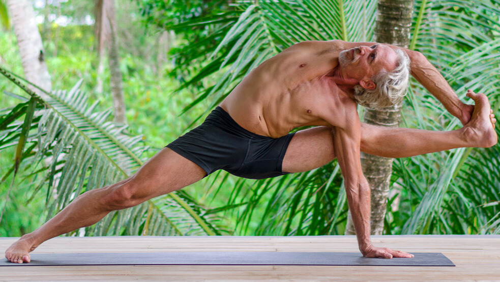 Interview with Everett Newell Yoga teacher in Bali