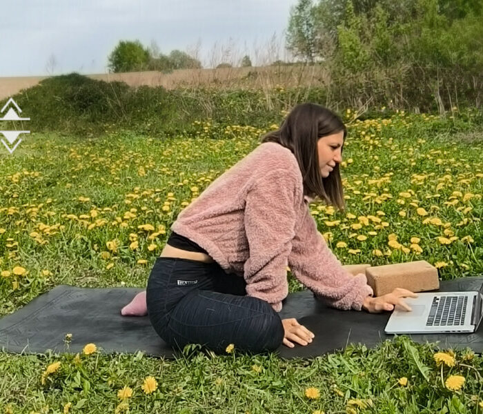 Cat Gavriusova learning online with the Uplifted Pregnant and Powerful prenatal yoga teacher training by Brett Larkin, certified by Yoga Alliance YACEP.