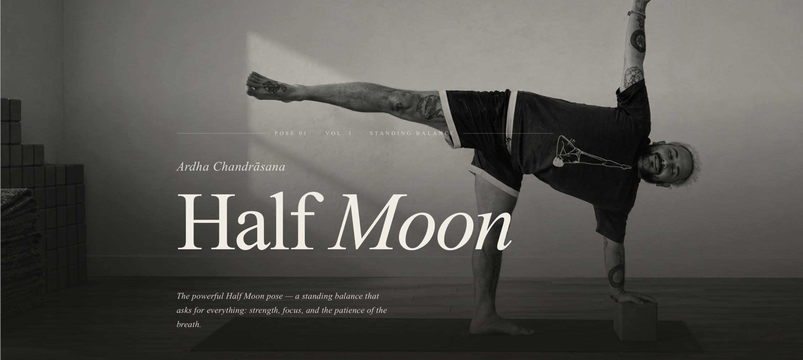 Ardha chandrasana: The powerful half Moon pose in yoga