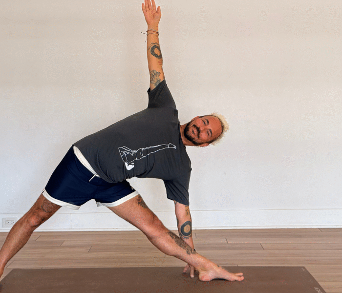 Ardha chandrasana: The powerful half Moon pose in yoga