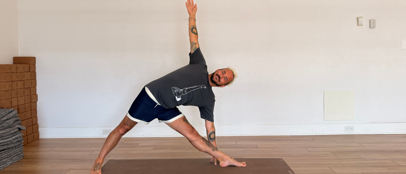 Ardha chandrasana: The powerful half Moon pose in yoga