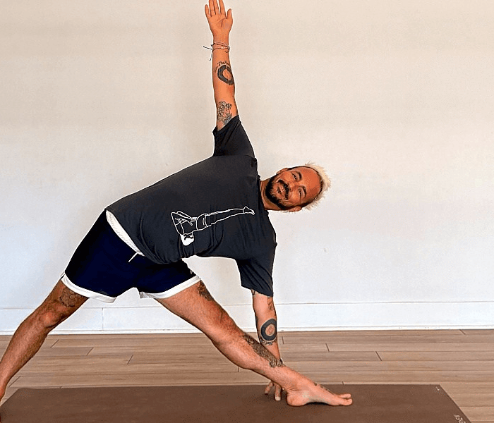 Ardha chandrasana: The powerful half Moon pose in yoga